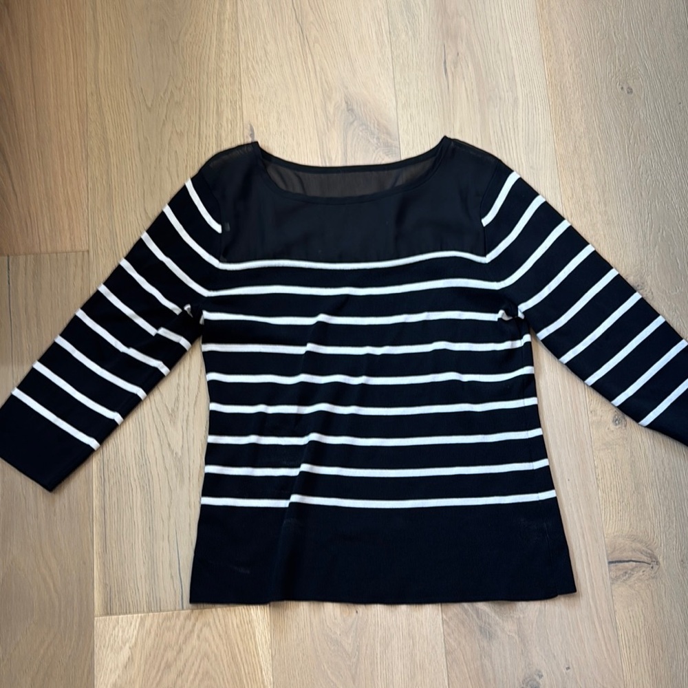 Black and White Fitted Blouse with Boxy Style